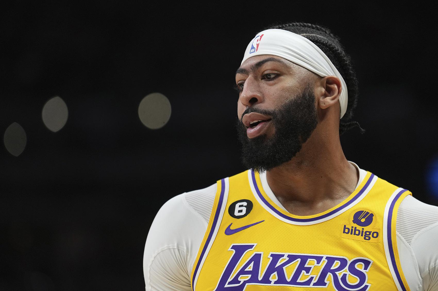 6前的今天：湖人6换1交易得到安东尼-戴维斯