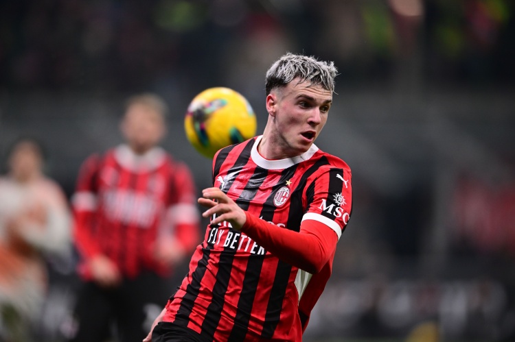 官方网站-记者：米兰小将A-希门尼斯3次训练迟到，已被阿莱格里下放青年队