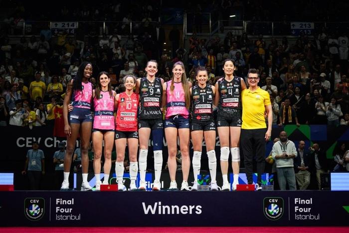 开云体育-扣大分掉2名！中国女排世锦赛为何输给法国？赵勇没有朱婷接班人