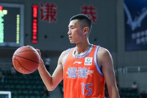 app下载-媒体人：有消息称谢文政大概率进山东一队 陈林坚开始随队训练